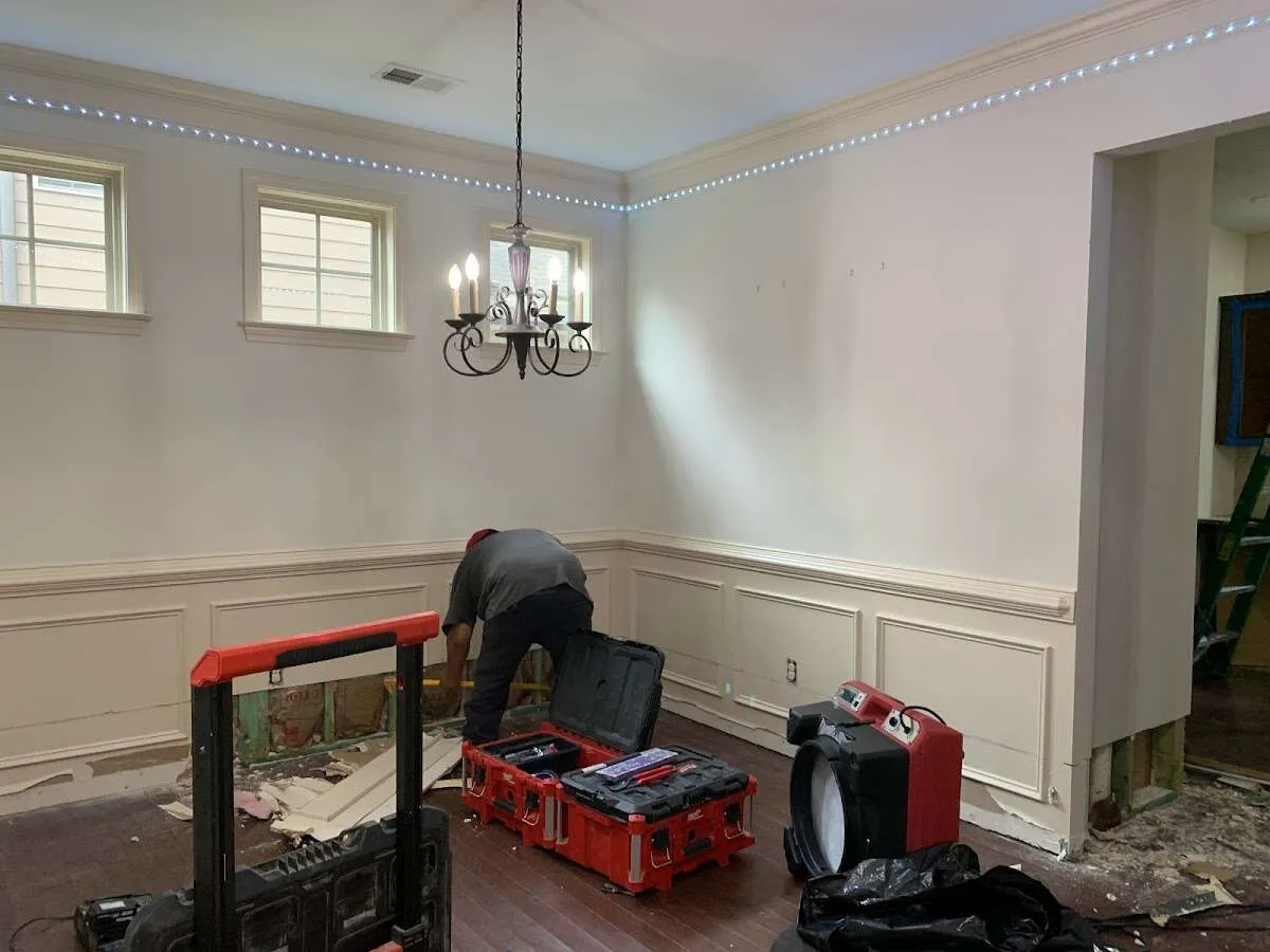 Restoration technician with professional equipment in North Fair Oaks